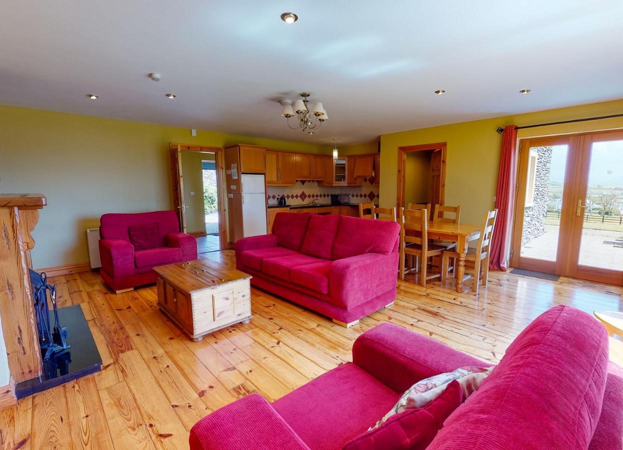 Dingle Courtyard Cottages 4 Bed By Trident Holiday Homes Eksteriør bilde