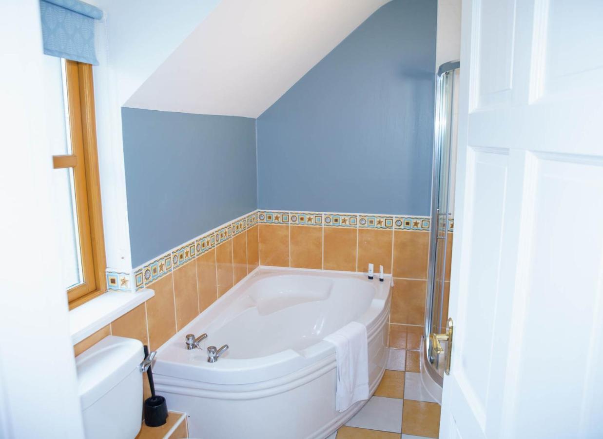 Dingle Courtyard Cottages 4 Bed By Trident Holiday Homes Eksteriør bilde